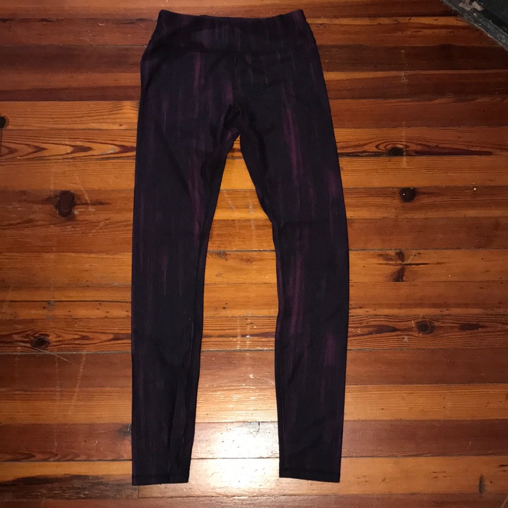 Maroon & black super soft leggings